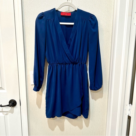 Classy wrap dress with pinched waist available in 2 different colors - Picture 1 of 7